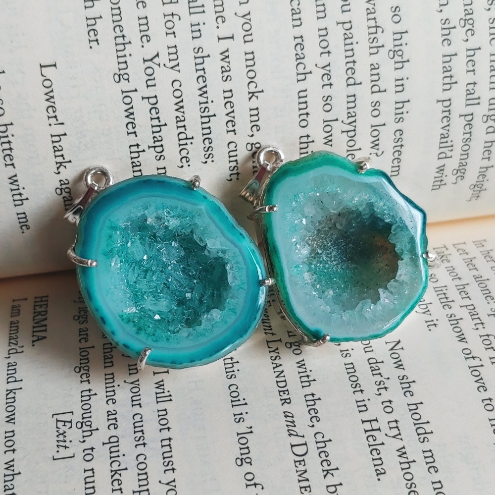 Tiny geode pendant